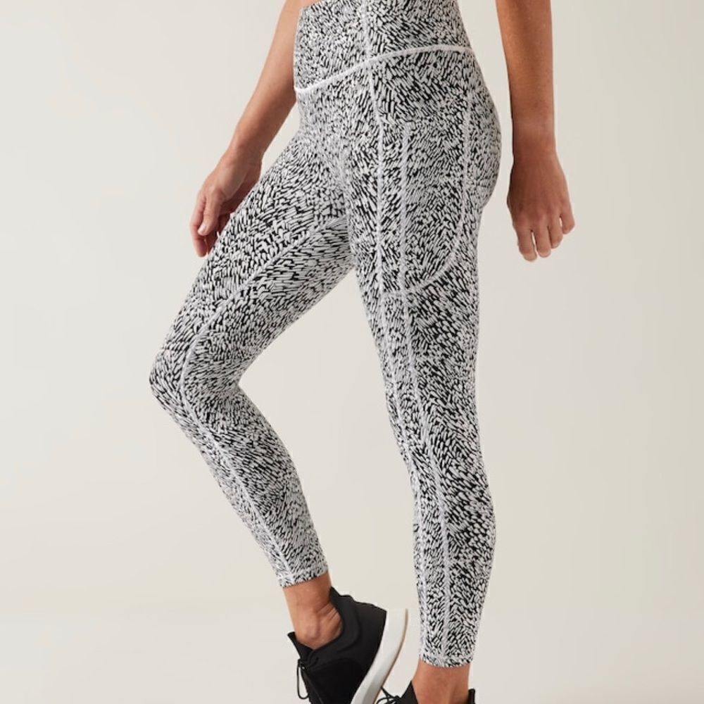 NWOT Athleta Ultimate Stash Textured Tight - Picture 2 of 10